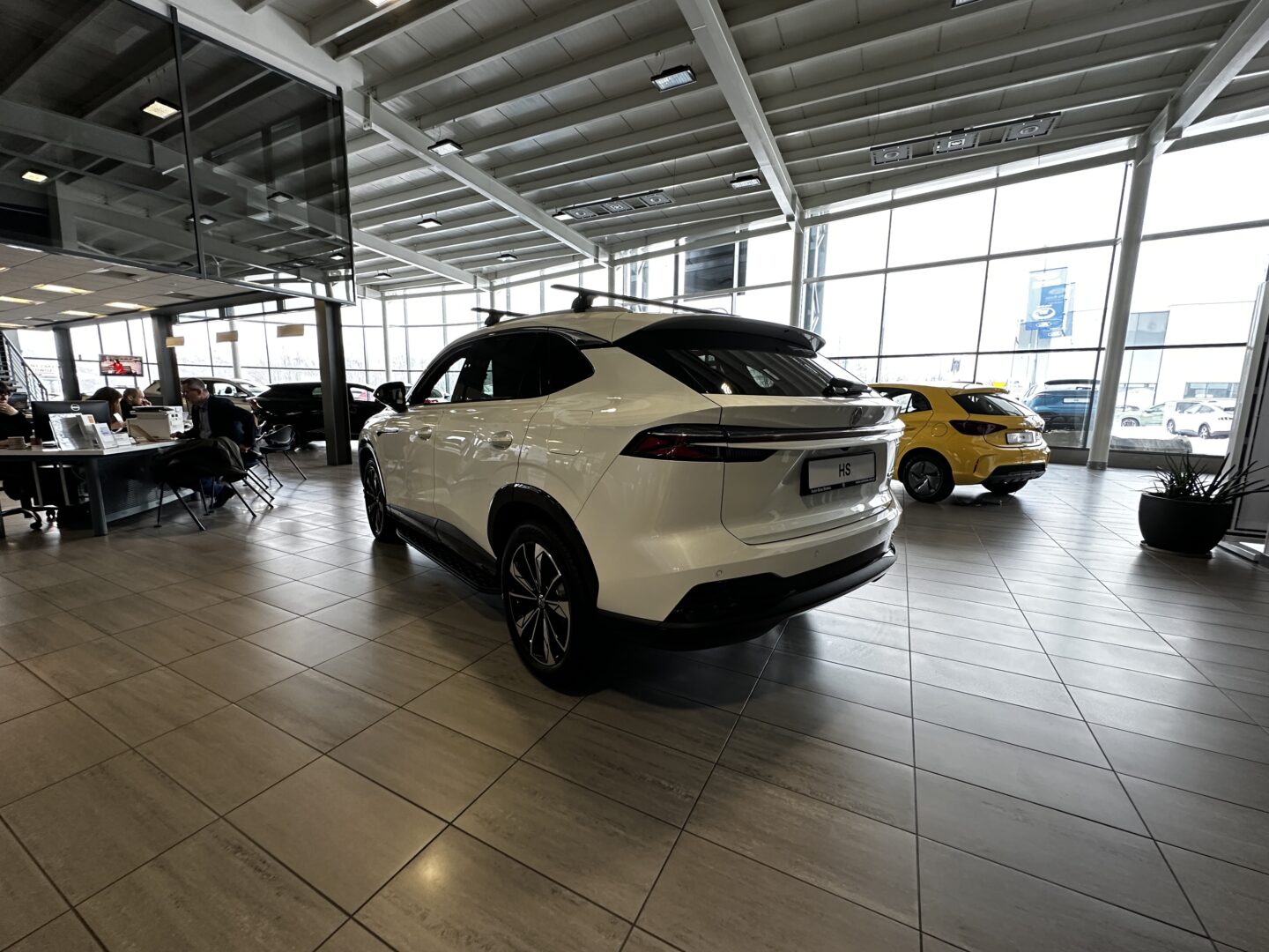 
								Nowy MG EHS Exclusive 1.5T PHEV 272 KM full									