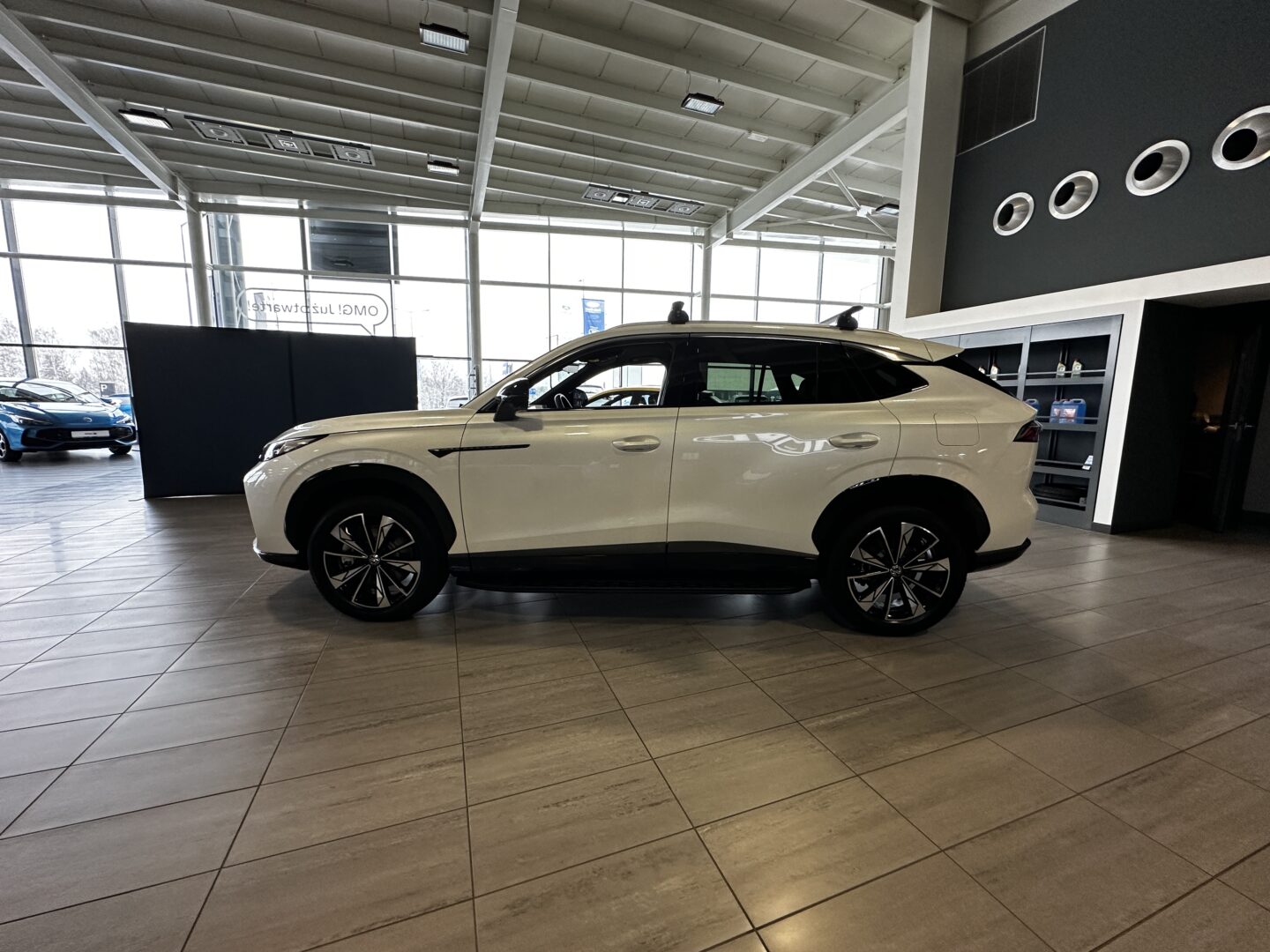 
								Nowy MG EHS Exclusive 1.5T PHEV 272 KM full									