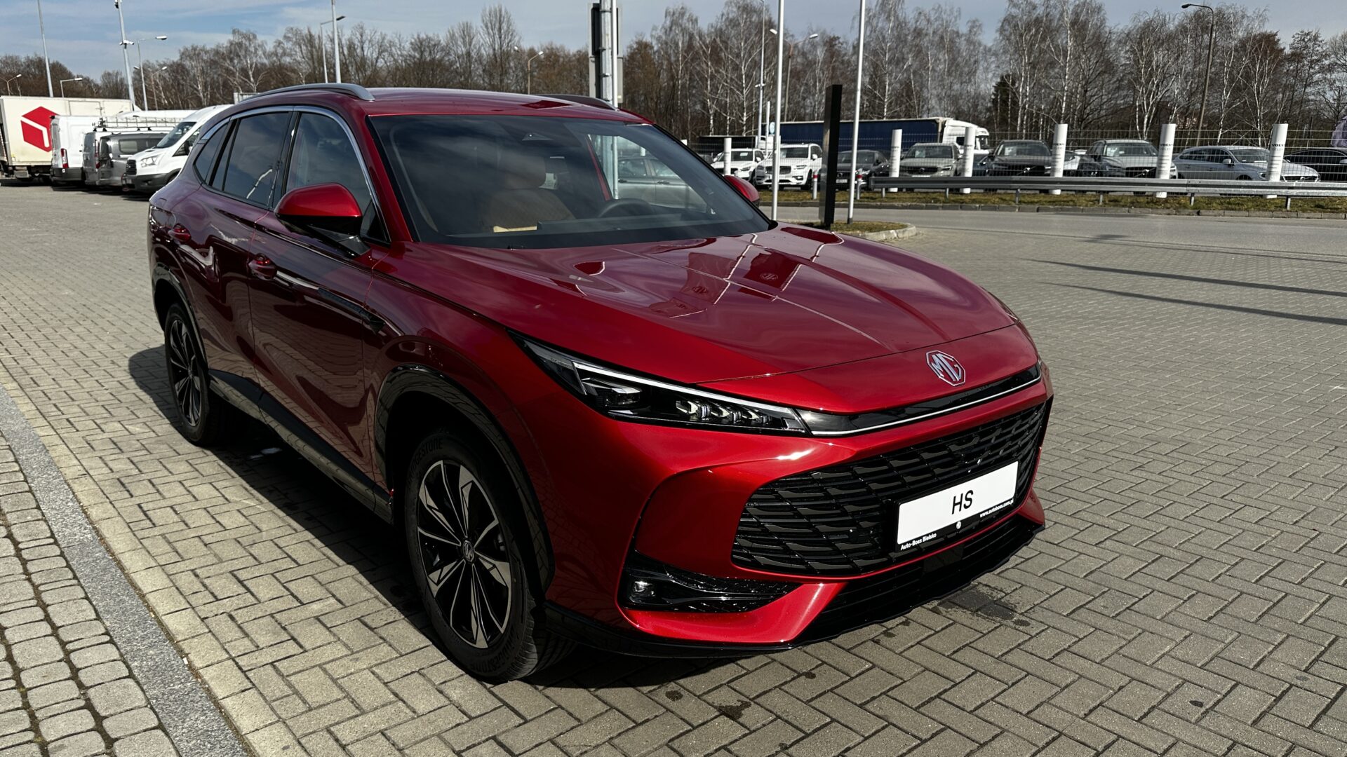 
								Nowy MG HS Excite 1.5T 170KM MT 6 full									