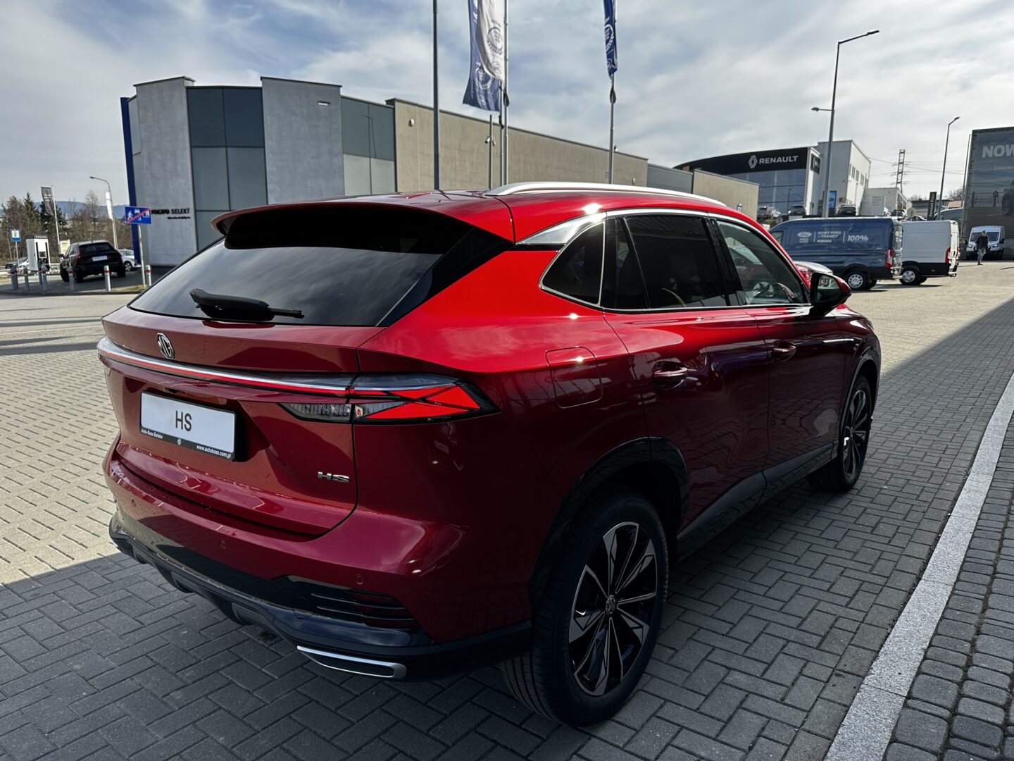 
								Nowy MG HS Excite 1.5T 170KM MT 6 full									