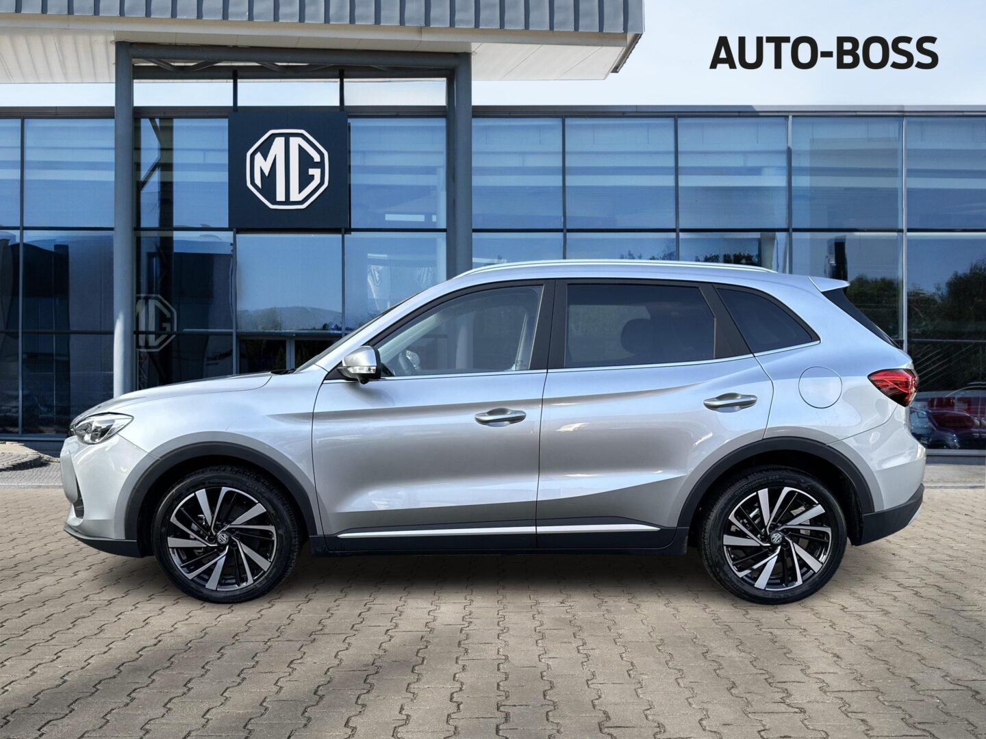 
								Nowy MG ZS Hybrid+ Exclusive 1.5 HEV 197KM Srebrny full									