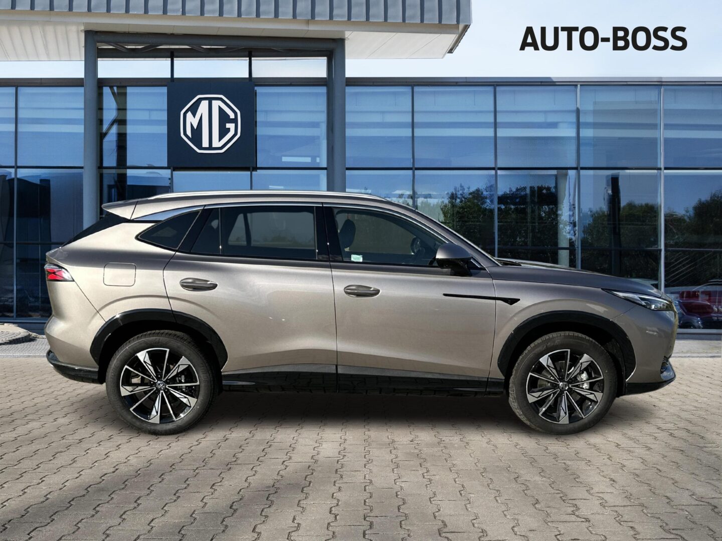 
								Nowy MG HS Hybrid+ Exclusive Black 1.5T HEV 224KM Srebrny full									