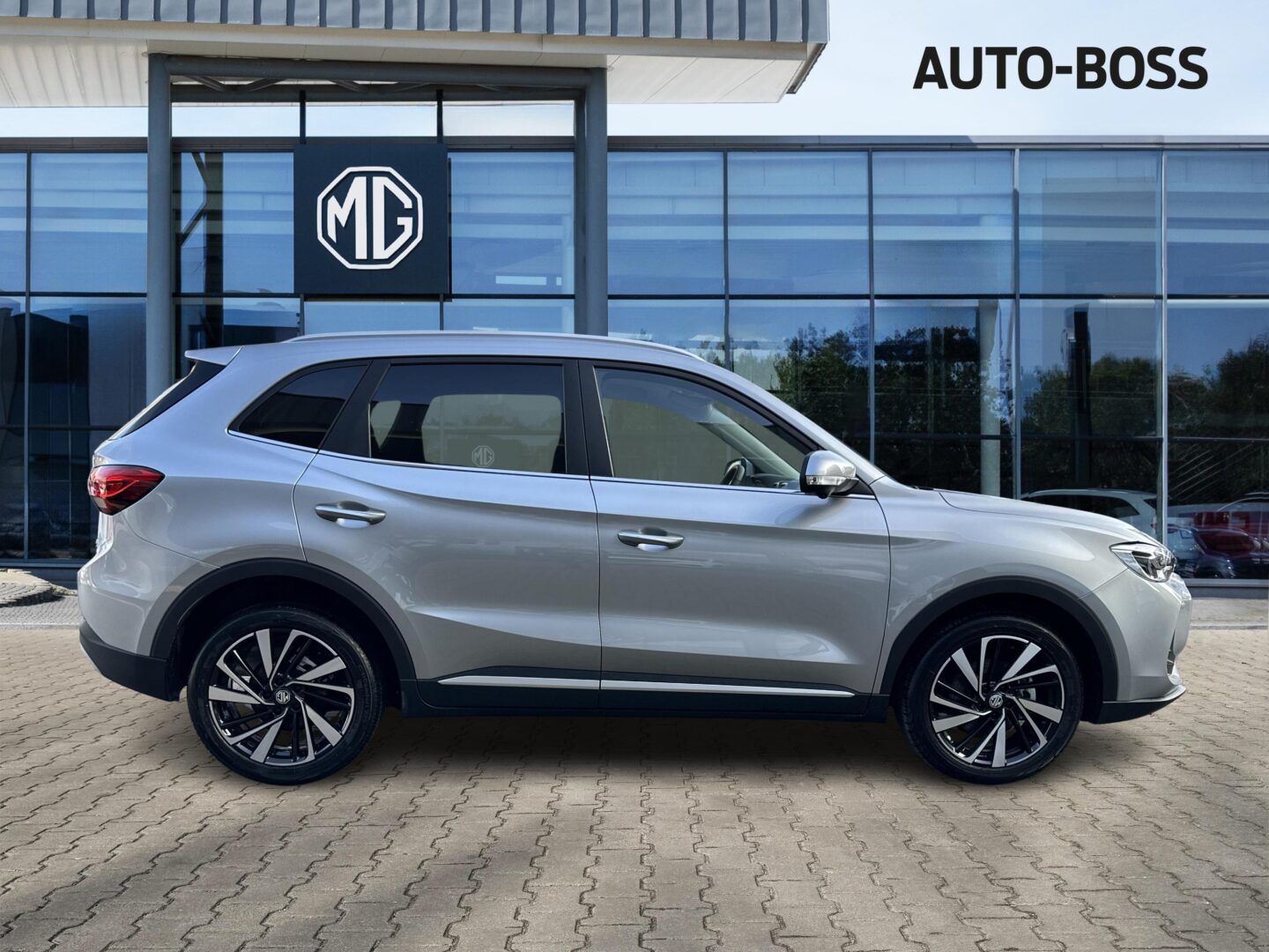 
								Nowy MG ZS Hybrid+ Exclusive 1.5 HEV 197KM Srebrny full									