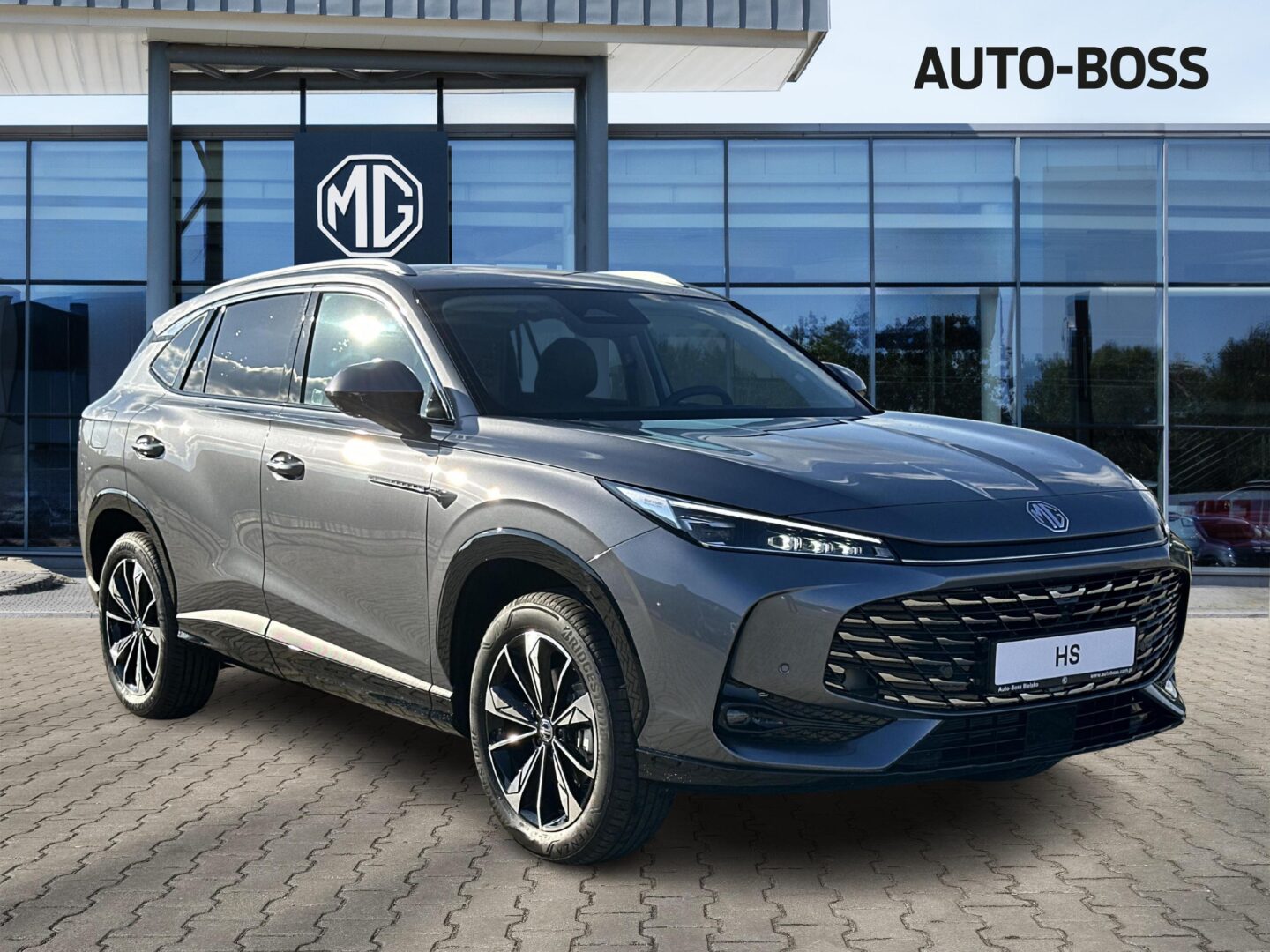 
								MG HS Hybrid+ Exclusive Black full									