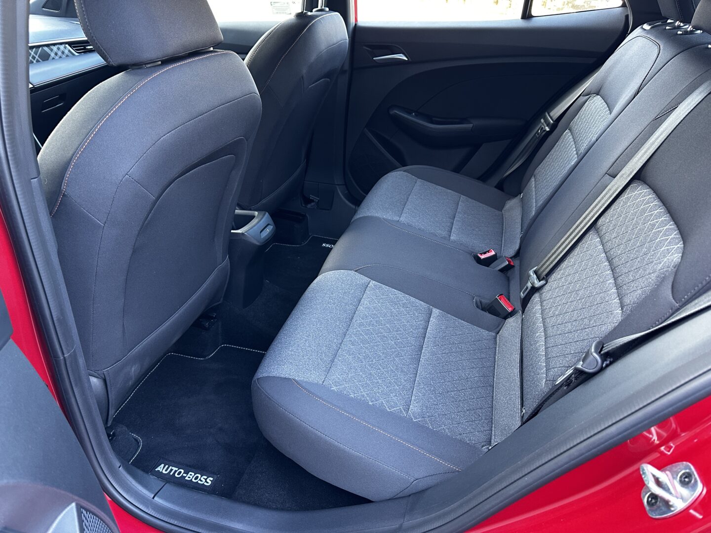 
								DEMO MG MG3 Excite 1.5 ICE 115KM Czerwony full									