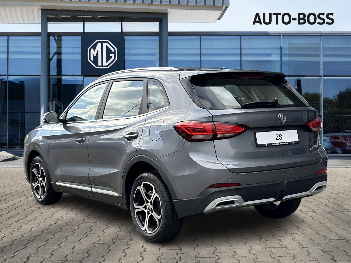 
								Nowy MG ZS Hybrid+ Excite 1.5 HEV 197KM Grafitowy full									