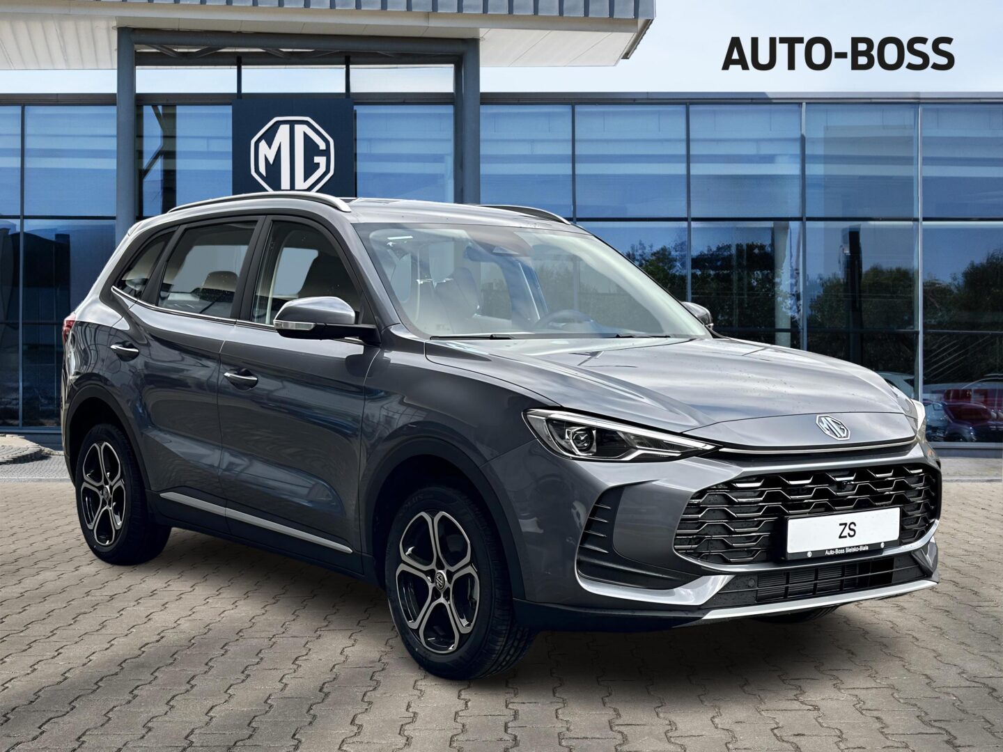 
								Nowy MG ZS Hybrid+ Excite 1.5 HEV 197KM Grafitowy full									