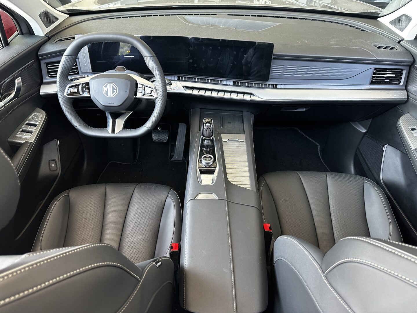 
								Nowy MGS9 Plug-In Hybrid Exclusive Dark 1.5T 299KM Srebrny | Wyprzedaż rocznika! full									