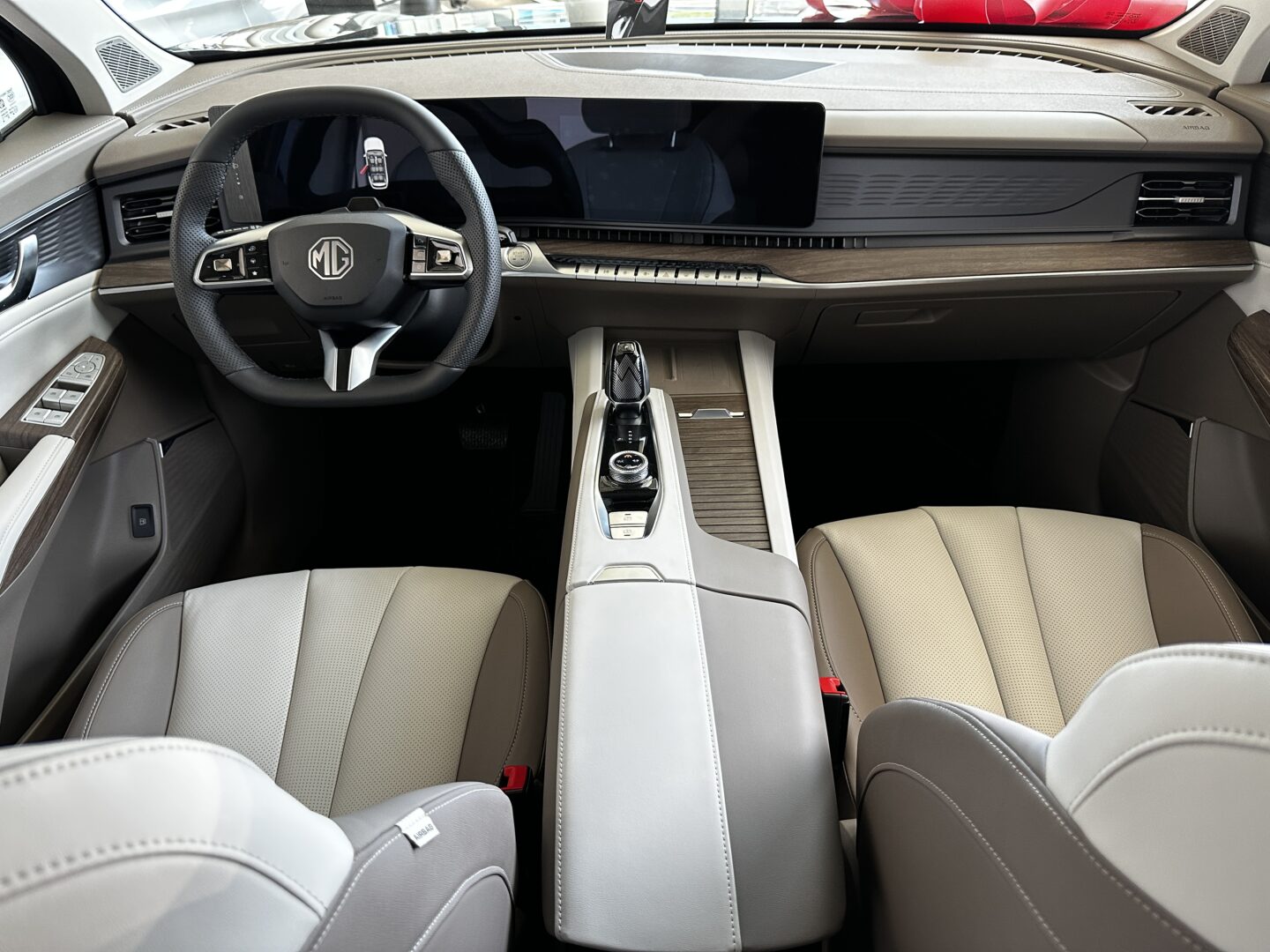 
								Nowy MGS9 Plug-In Hybrid Exclusive Beige1.5T 299KM Czarny | Rocznik 2026 full									