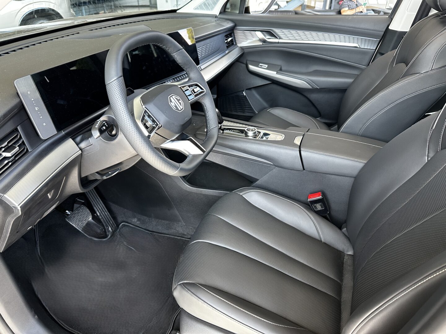 
								Nowy MGS9 Plug-In Hybrid Exclusive Dark 1.5T 299KM Srebrny | Wyprzedaż rocznika! full									
