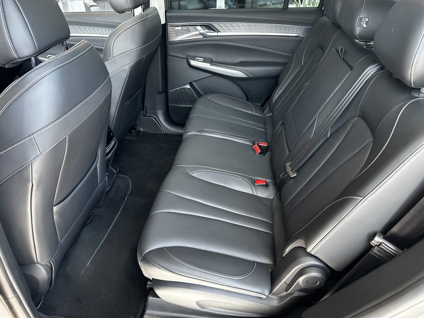 
								Nowy MGS9 Plug-In Hybrid Exclusive Dark 1.5T 299KM Srebrny | Wyprzedaż rocznika! full									